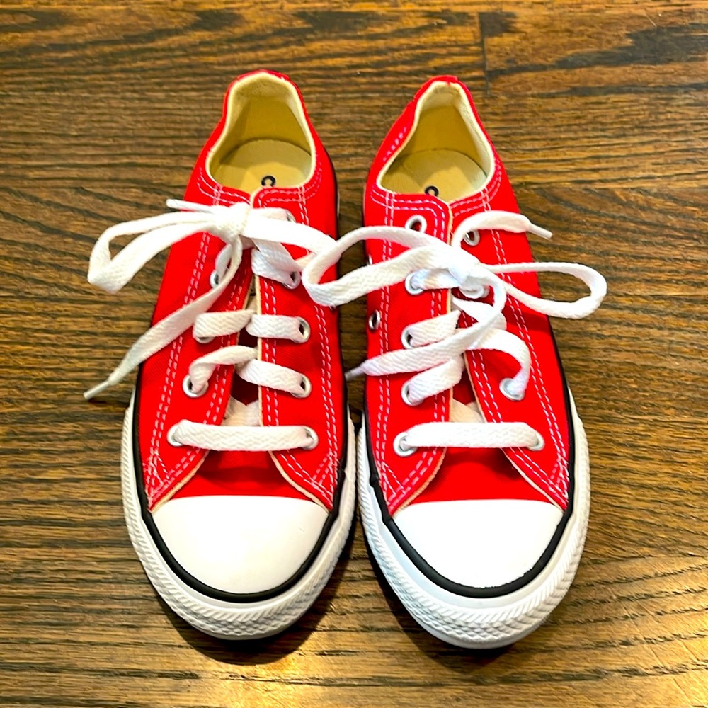 Youth - SIZE 13 red converse